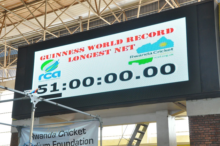 Agahigo k'amasaha 51 muri Guinness World Record gafitwe ubu n'umunyarwanda Eric Dusingizimana. 