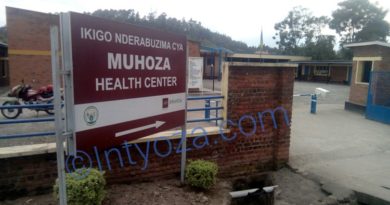 Musanze: Ikigo nderabuzima cya Muhoza Kiratungwa agatoki mu gutanga Serivise mbi Musanze: Ikigo nderabuzima cya Muhoza Kiratungwa agatoki mu gutanga Serivise mbi
