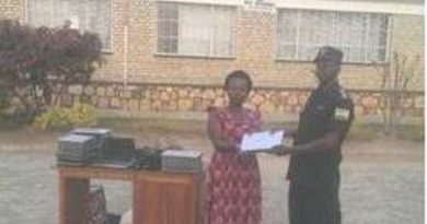 Ruhango: Polisi y’u Rwanda yasubije mudasobwa 27 zari zaribwe mu kigo cy’ishuri Ruhango: Polisi y’u Rwanda yasubije mudasobwa 27 zari zaribwe mu kigo cy’ishuri