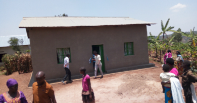Kamonyi: Nyuma y’igihe atagira ahitwa iwe, uwacitse ku icumu rya Jenoside yahawe inzu Kamonyi: Nyuma y’igihe atagira ahitwa iwe, uwacitse ku icumu rya Jenoside yahawe inzu
