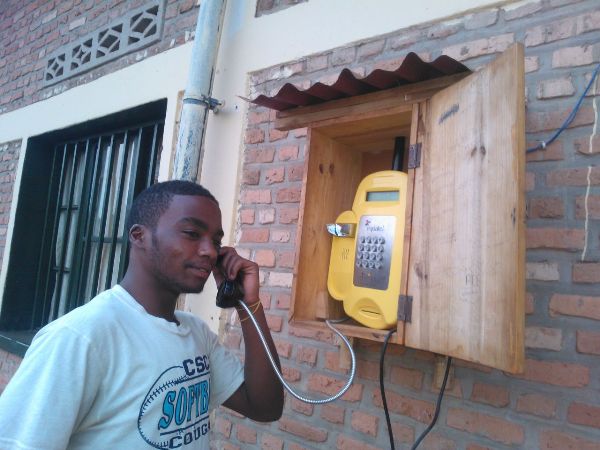 Kamonyi: Ntawe ubangamiye undi, RTSS bakemuye ikibazo cya Telefone n’abanyeshuri