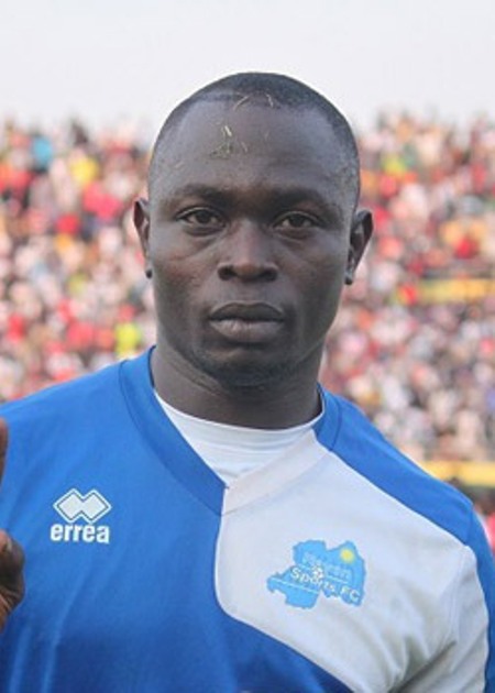 Uwari umukinnyi ukomeye mu ikipe ya Rayon Sports yayeretse ko batari kumwe