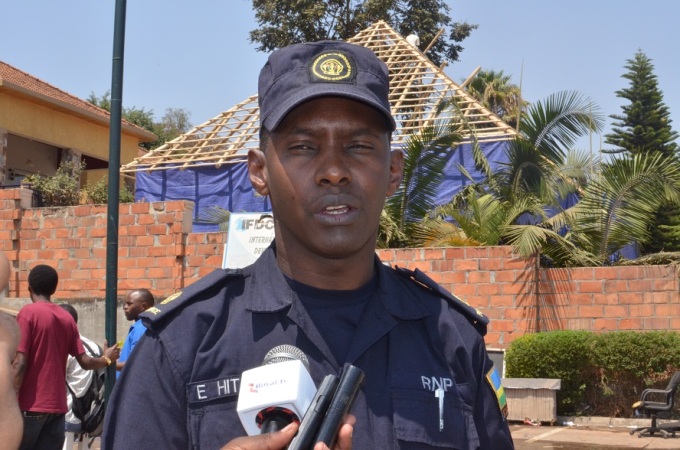 Kigali: Abatekamutwe 2 bari mu maboko ya Polisi bazira ubwambuzi bushukana