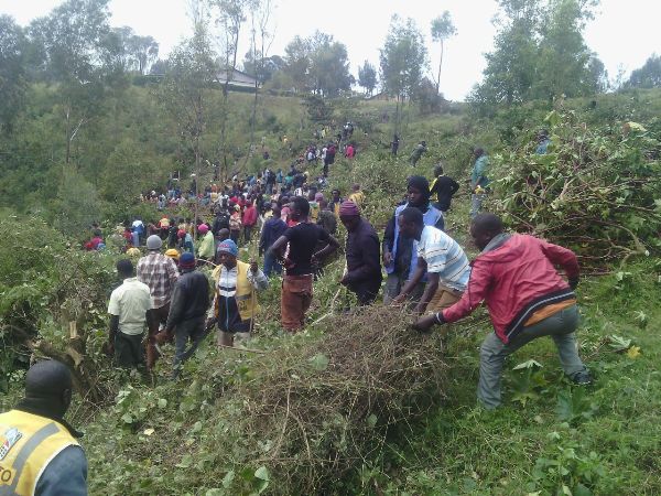 Muhanga: Abamotari bifatanije na Polisi mu gikorwa cyo kurengera ibidukikije