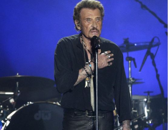 Johnny Hallyday umuririmbyi, umwanditsi n’umukinnyi wa Filimi akomerewe na Kanseri