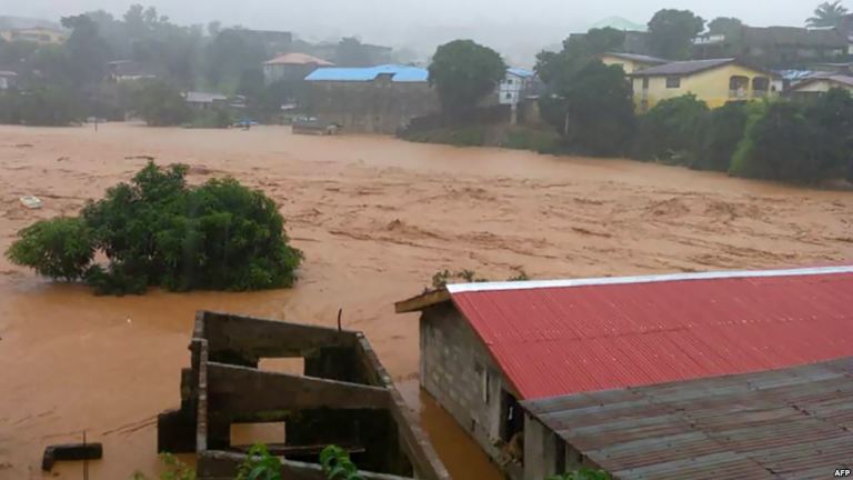 Abantu basaga 312 bamaze gupfa bazira Imyuzure ikaze muri Sierra Leone