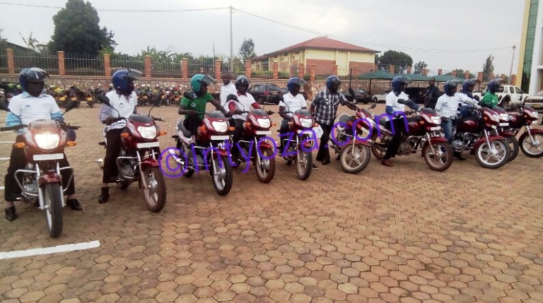 Kamonyi: SACCO Ibonemo Gacurabwenge yatanze Moto za Miliyoni 15 ku bamotari