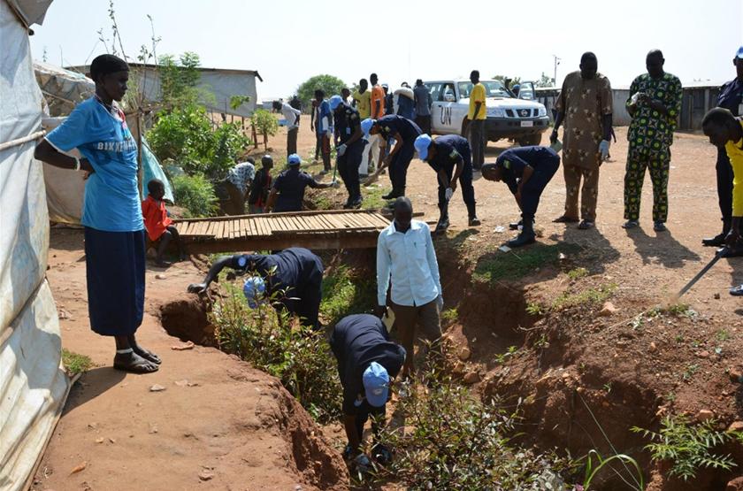 Juba: Abapolisi b’u Rwanda bifatanyije n’impunzi zahungiye imbere mu gihugu mu muganda