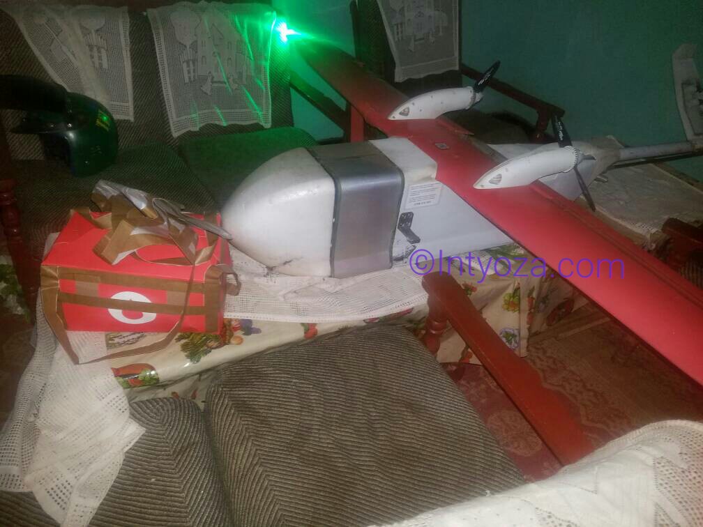 Kamonyi: Drone yaguye mu murima w’umuturage arayiterura ayijyana murugo rwe