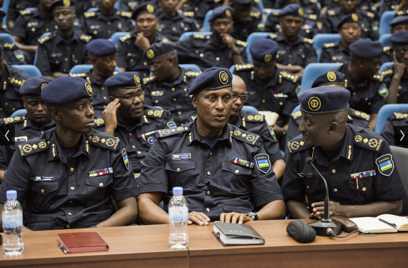 Ba Ofisiye 1015 muri Polisi y’u Rwanda bazamuwe mu ntera