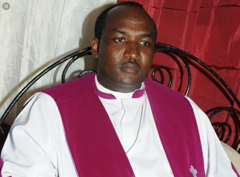 Bishop Rugagi uhanurira abandi, yananiwe kwihanurira ko urusengero rwe rugiye gufungwa