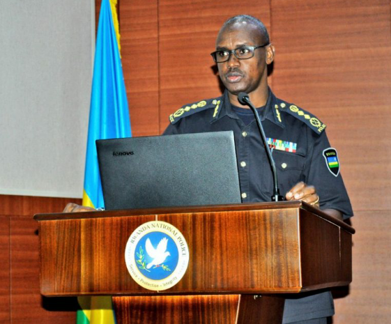 Twiteguye neza, abashaka guhungabanya umutekano ntibazabigeraho-IGP Dan Munyuza