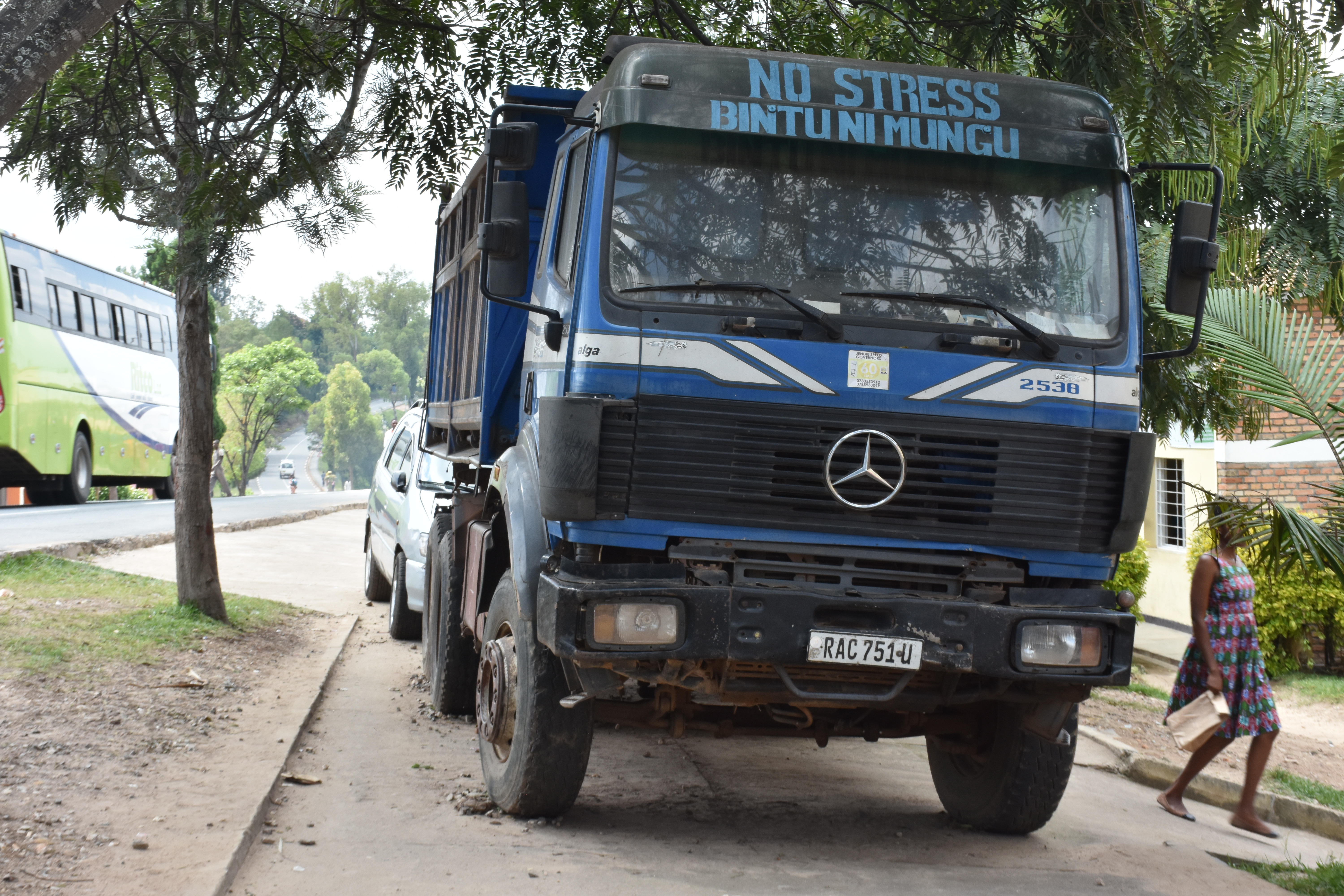 Kamonyi/Musambira: Bamaze amezi asaga atatu batakamba ngo bakizwe imodoka batazi ibyayo