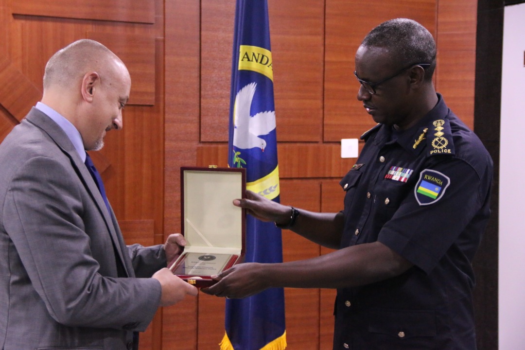 Ambasaderi w’ Ubutaliyani mu Rwanda yagiranye ibiganiro n’umuyobozi mukuru wa Polisi y’u Rwanda