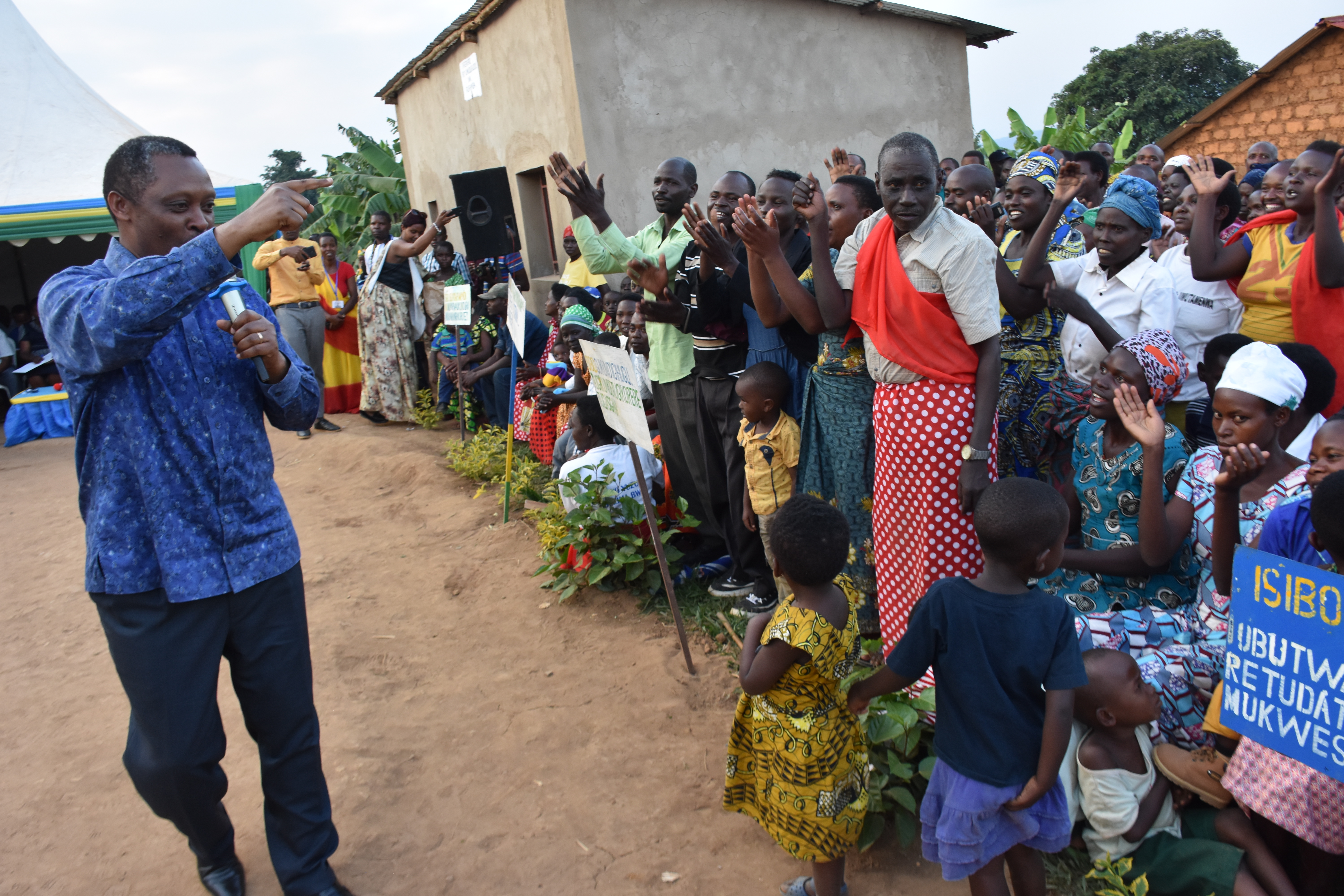 Kamonyi: Minisitiri Shyaka yasuye Umudugudu wa Ruramba awusigira umukoro