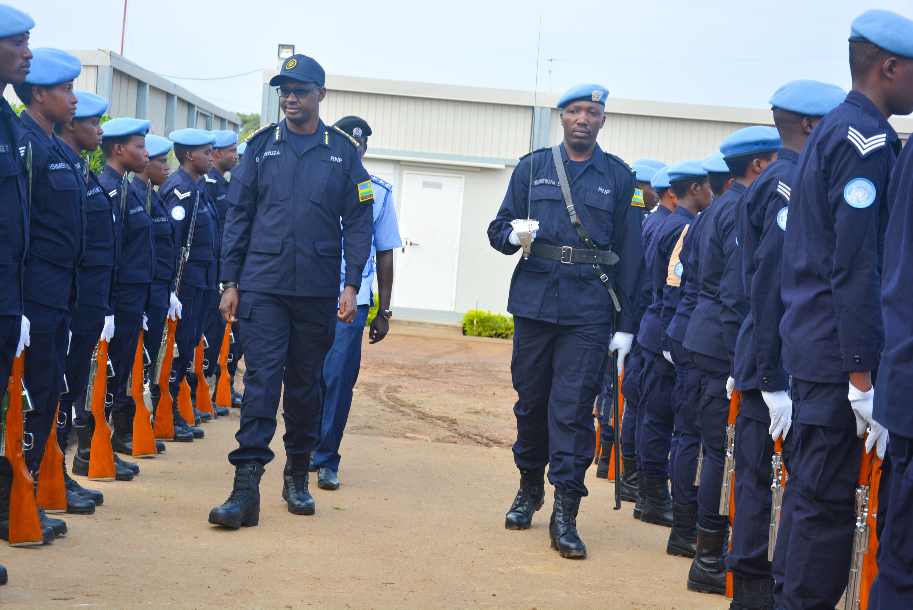 IGP Dan Munyuza yasuye abapolisi bari mu butumwa bw’amahoro muri Sudani y’Epfo