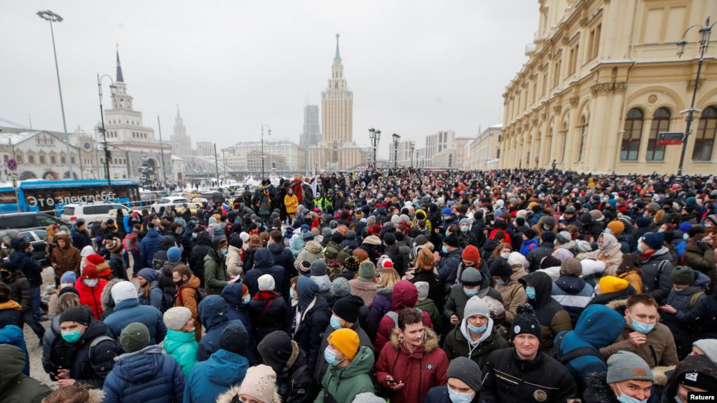 Abasaba irekurwa rya Navalny bakamejeje mu Burusiya