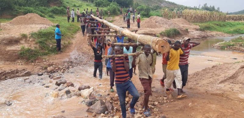 Kamonyi-Rukoma: Banze gukomeza guhezwa mu kato n’ikiraro cyangije ubuhahirane n’imigenderanire