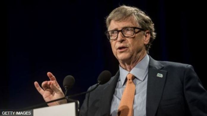Bill Gates yasezeye muri Microsoft mu gihe yarimo akorwaho iperereza ku rukundo n’undi mugore
