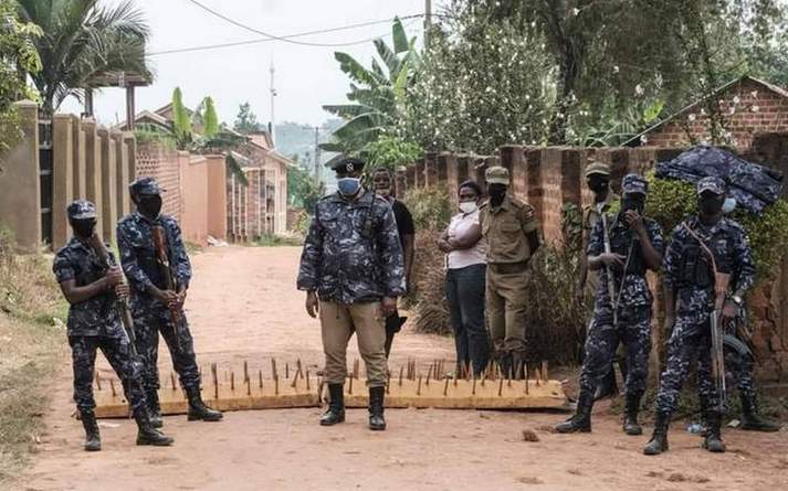 Kwa Bob Wine na Besigye hagoteshejwe igisirikare mu gihe Perezida Museveni agiye kurahira