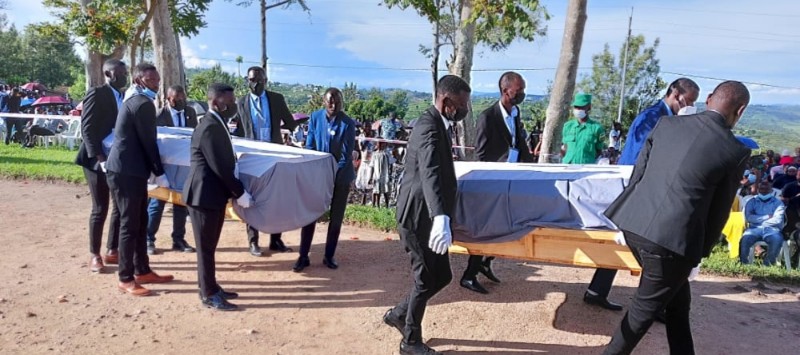 Ruhango-Kwibuka 28: Hashyinguwe imibiri 65 y’Abatutsi, Abarokotse Jenoside bibutsa ko imyaka 8 ishize bemerewe inzu y’Amateka….