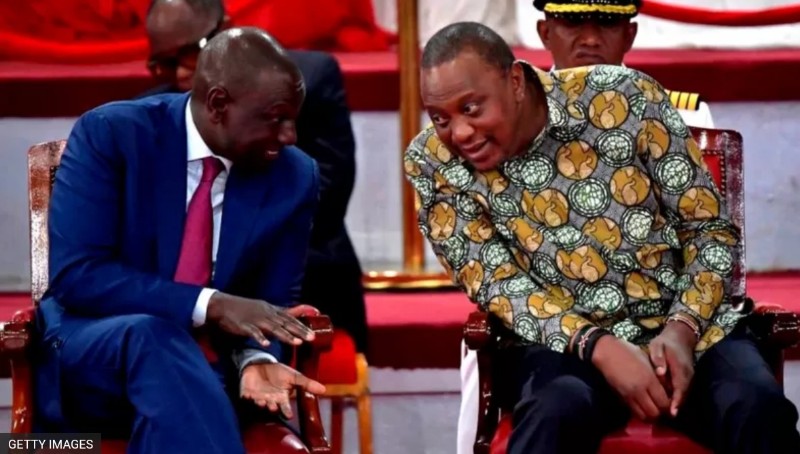 Perezida Uhuru Kenyatta yasabye Visi Perezida we, William Ruto kwegura