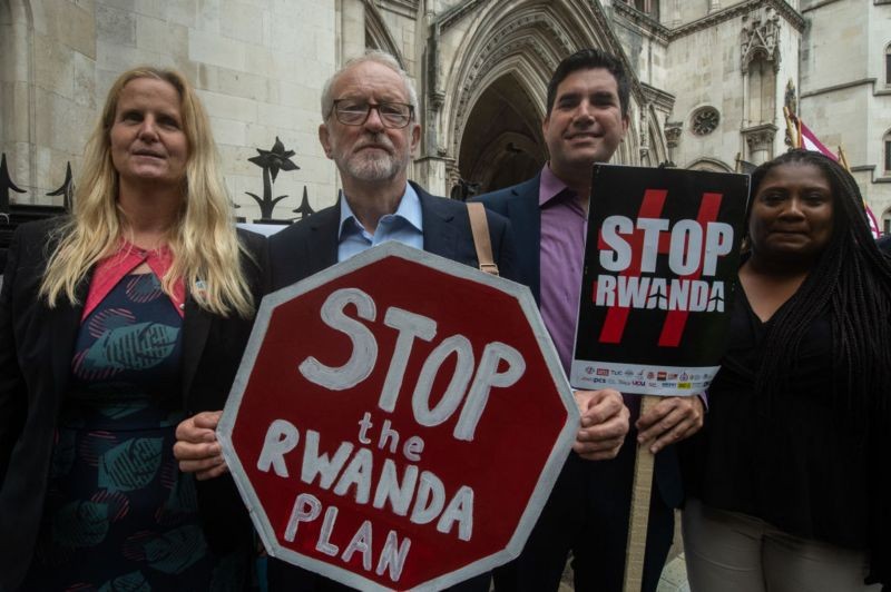 UK-Rwanda: Umugambi wo kohereza impunzi wongeye gukomwa mu nkokora