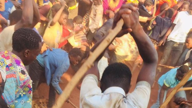 Bukavu: Umukobwa w’imyaka 17 yakubiswe n’ikivunge cy’abantu nyuma bamwica bamutwitse