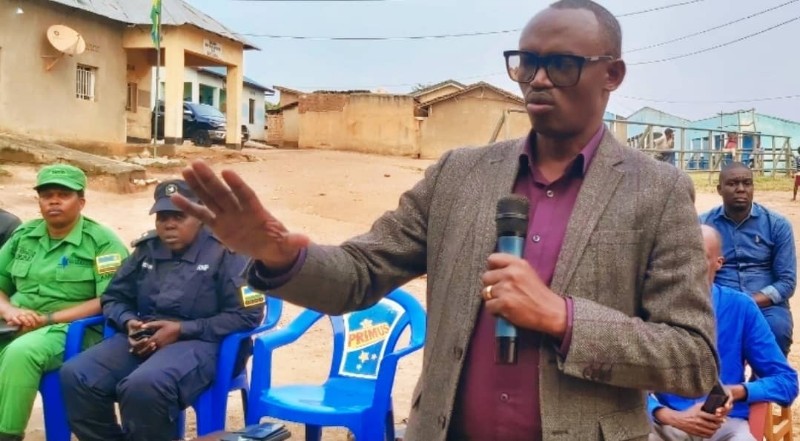 Kamonyi-Nyarubaka: Murashishikazwa no gucuruza ariko twe dushishikajwe no kugira abaturage bafite ubuzima bwiza-Visi Meya Uzziel