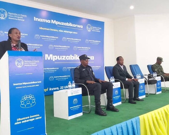 Kamonyi: Nk’Abayobozi, dukore baturebereho kuruta kuvuga ibyo tudakora- Guverineri Alice Kayitesi