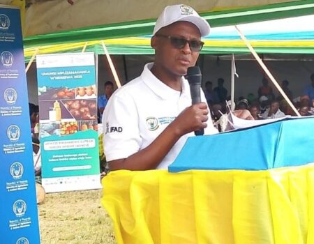 Nyamagabe: Kuhira imyaka ntibisaba gusa imashini, n’atemba ku musozi aruhira-Min. Dr Bagabe Mark Cyubahiro