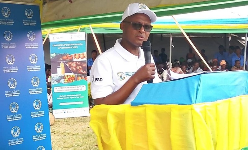 Nyamagabe: Kuhira imyaka ntibisaba gusa imashini, n’atemba ku musozi aruhira-Min. Dr Bagabe Mark Cyubahiro
